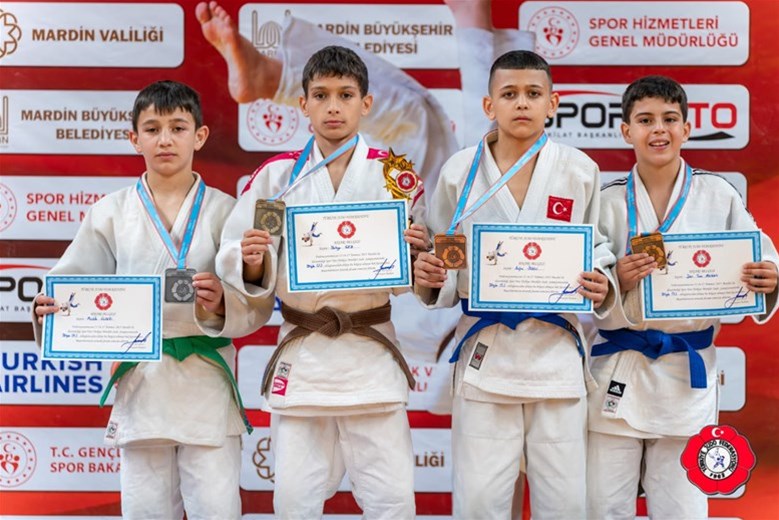 Minikler Türkiye Judo Şampiyonası Mardin’de Tamamlandı: Sporcularımızdan Büyük Başarı!