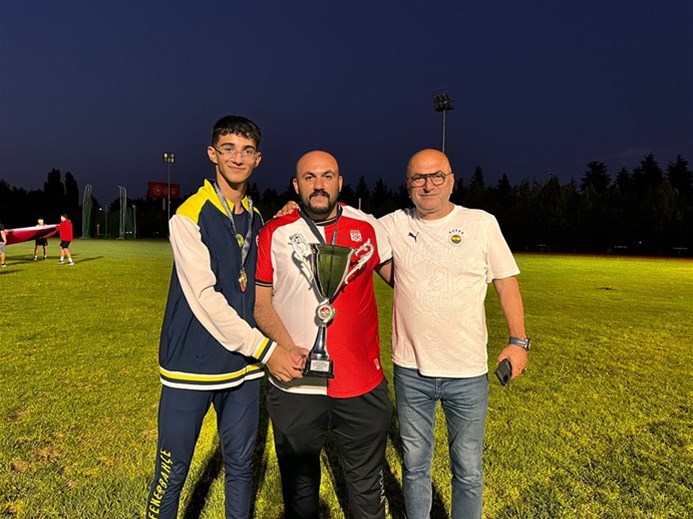 Sporcularımızdan U18 Kulüpler Ligi’nde Gururlandıran Başarı!
