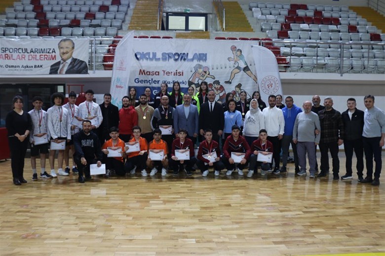 Masa Tenisi'nde Sivas Ev Sahibi!