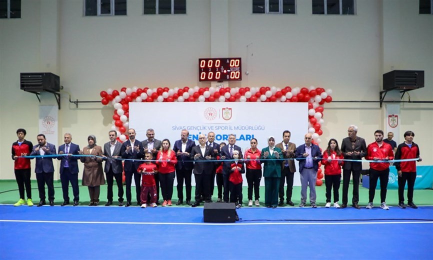  Sivas’ta Modern Kapalı Tenis Kortlarımız Hizmete Açıldı!